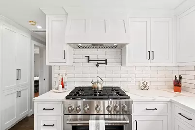 60 Hobson St, Saugus, MA 01906 - Photo 11