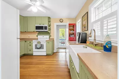8 Hawthorne Park #8, Cambridge, MA 02138 - Photo 9