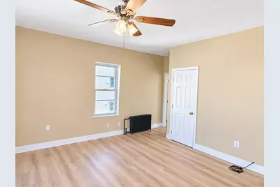 456 Coggeshall St #2, Fall River, MA 02721 - Photo 3