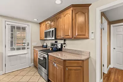 88 Quincy St, Brockton, MA 02302 - Photo 9