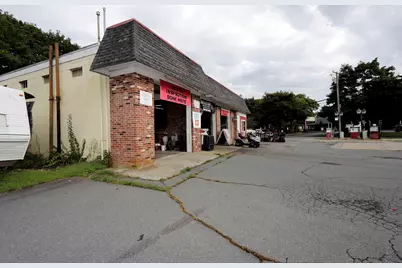82 Bridge St, Fairhaven, MA 02719 - Photo 5