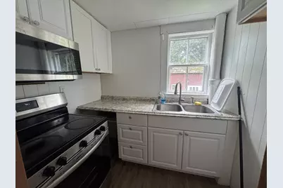 47 Pemberton St, Lowell, MA 01850 - Photo 5