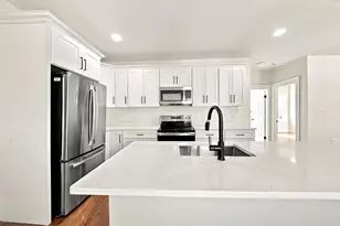 32 Westmore Rd, Boston, MA 02126 - Photo 7