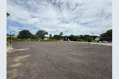 685 Quaker Hwy, Uxbridge, MA 01569 - Photo 1