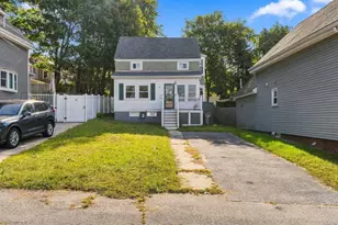 9 Mechanic St, Haverhill, MA 01830 - Photo 1