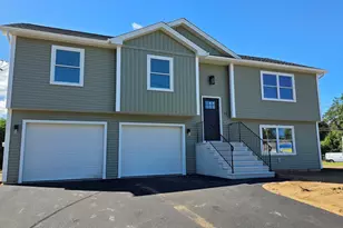 12 Willow St, Chicopee, MA 01020 - Photo 1