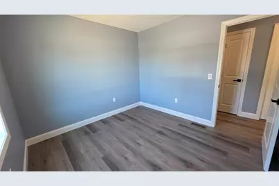 12 Willow St, Chicopee, MA 01020 - Photo 13