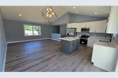 12 Willow St, Chicopee, MA 01020 - Photo 5