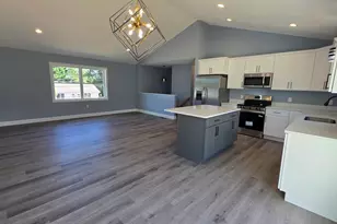 12 Willow St, Chicopee, MA 01020 - Photo 5