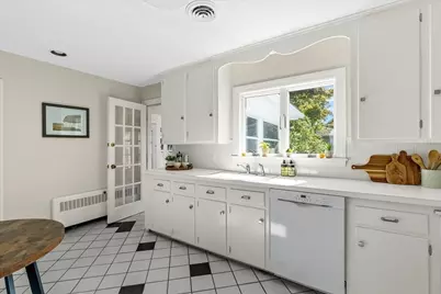 24 Great Meadow Rd, Newton, MA 02459 - Photo 9