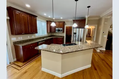 18 5th Ave #18, Watertown, MA 02472 - Photo 5
