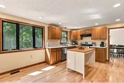 60 Bailey Road, Dracut, MA 01826 - Photo 9