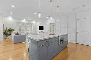 36 Elmwood Ave, Winchester, MA 01890 - Photo 3