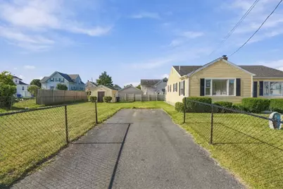 26 Gorham St, Dartmouth, MA 02748 - Photo 23