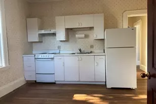 82 Pleasant St, Woburn, MA 01801 - Photo 3