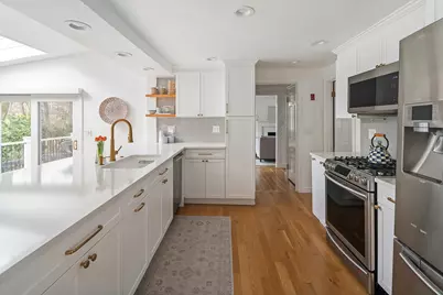 39 River Glen Rd, Wellesley, MA 02481 - Photo 5