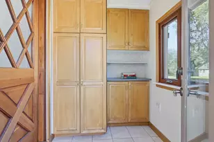 4 Nevada Rd, Burlington, MA 01803 - Photo 9