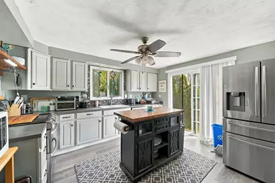 3320 County St, Somerset, MA 02726 - Photo 5