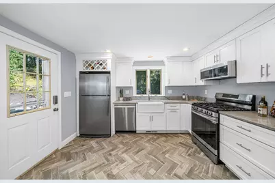 2 Hunter Dr, Newburyport, MA 01950 - Photo 5