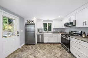 2 Hunter Dr, Newburyport, MA 01950 - Photo 5