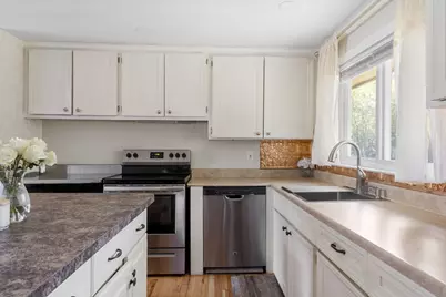 156 Boundary St, Brockton, MA 02302 - Photo 9