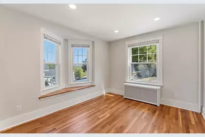11 Clifton Ave, Saugus, MA 01906 - Photo 9