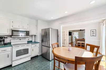 11 Clifton Ave, Saugus, MA 01906 - Photo 7