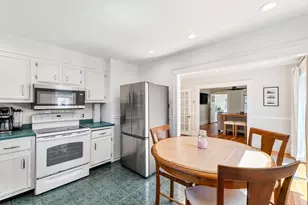 11 Clifton Ave, Saugus, MA 01906 - Photo 7