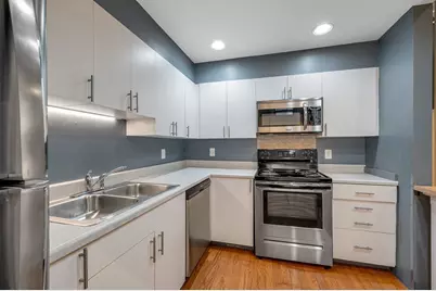 172 Middle St #204, Lowell, MA 01852 - Photo 7