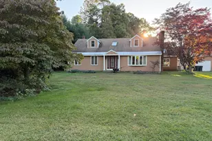 434 Center St, Bellingham, MA 02019 - Photo 1