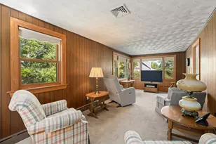 121 Wentworth St, Dedham, MA 02026 - Photo 9