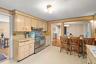 121 Wentworth St, Dedham, MA 02026 - Photo 13