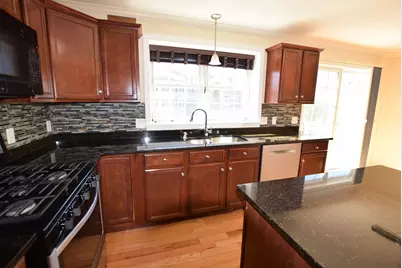 1975 Middlesex St #28, Lowell, MA 01851 - Photo 3