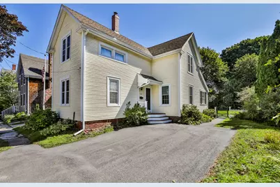 13 Collins St, Newburyport, MA 01950 - Photo 1