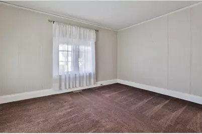 13 Collins St, Newburyport, MA 01950 - Photo 9