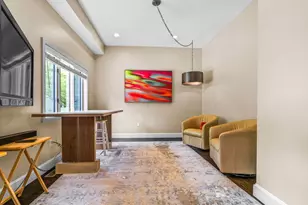 2 Benjamin Pl, Brookline, MA 02467 - Photo 5