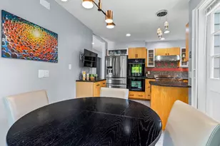 2 Benjamin Pl, Brookline, MA 02467 - Photo 11