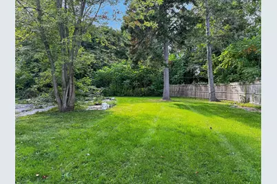 660 Pleasant St, Leicester, MA 01542 - Photo 37