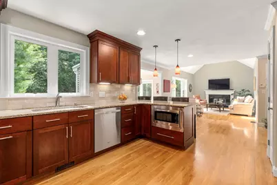 578 Randolph Ave, Milton, MA 02186 - Photo 9