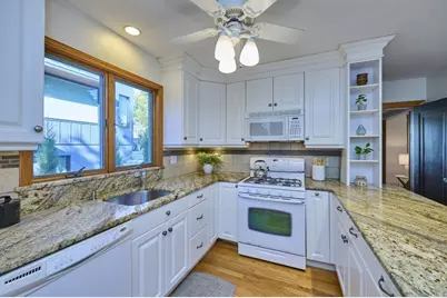9 Princeton St, Newton, MA 02458 - Photo 7