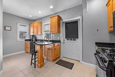 29-31 Middlesex St #1, Chelmsford, MA 01863 - Photo 5