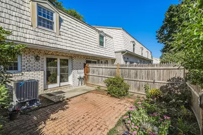 152 Corey Colonial #152, Agawam, MA 01001 - Photo 5