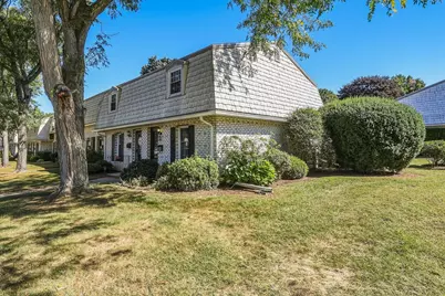 152 Corey Colonial #152, Agawam, MA 01001 - Photo 3