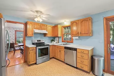 41 Virginia Ave, North Attleboro, MA 02763 - Photo 5
