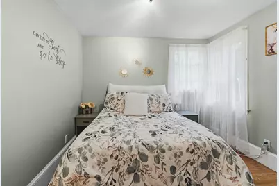 7 Norfolk Ave, Dartmouth, MA 02747 - Photo 15