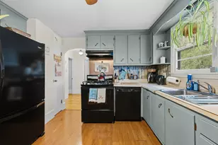 7 Norfolk Ave, Dartmouth, MA 02747 - Photo 7