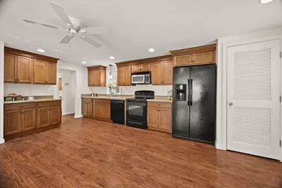 201 Tiffany St, Attleboro, MA 02703 - Photo 5