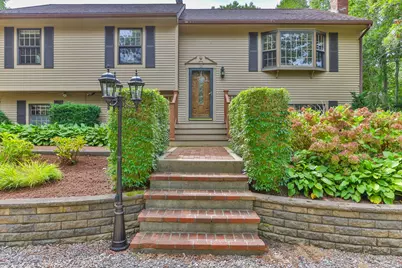 2 Robin Rd, Sandwich, MA 02563 - Photo 3