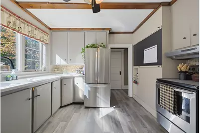 4 Cherry St, Greenfield, MA 01301 - Photo 3