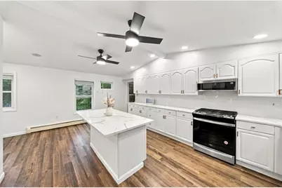 28 S Warren St, Haverhill, MA 01835 - Photo 3